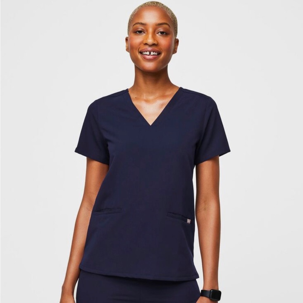 Figs Small scrub tops. Catarina and Casma.